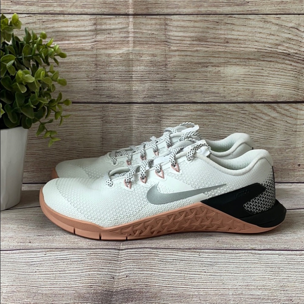 Nike, Women’s, Metcon 4, Size 7